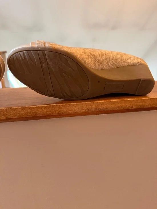 Anne Klein Sport Waverly Wedge Size 11 - Picture 7 of 9